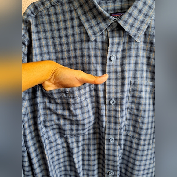 Men's Patagonia Organic Cotton Blue Plaid Long Sleeve Button Up Shirt - Picture 3 of 9